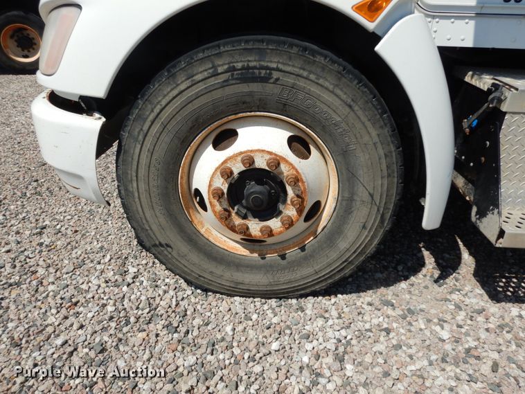 image for item DM2883 2012 Kenworth T370  tank truck