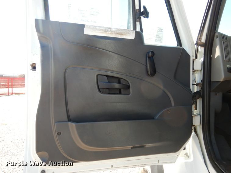 image for item DM2884 2011 International WorkStar 7600  tank truck