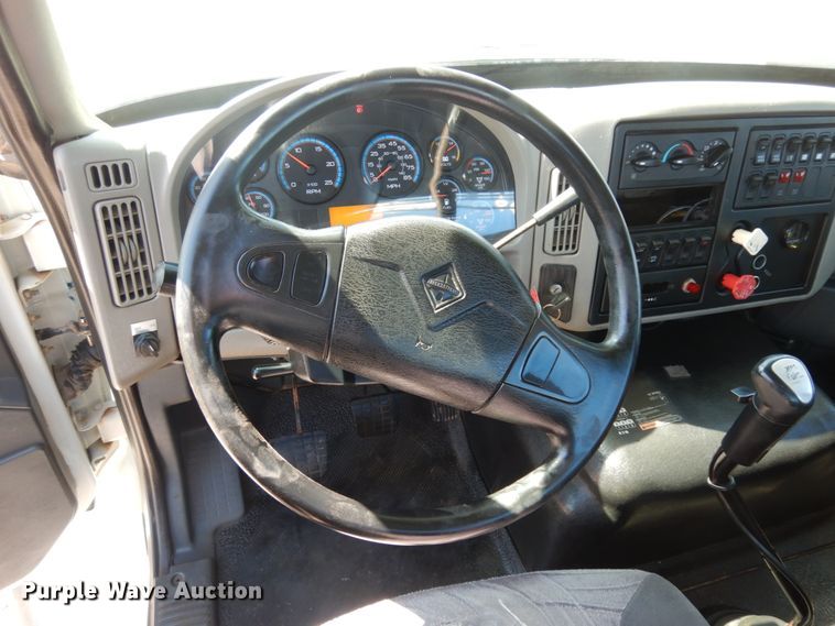 image for item DM2884 2011 International WorkStar 7600  tank truck