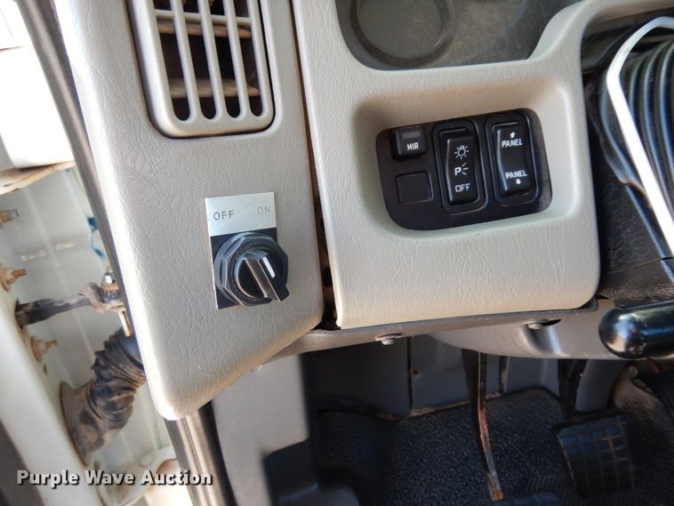 image for item DM2884 2011 International WorkStar 7600  tank truck