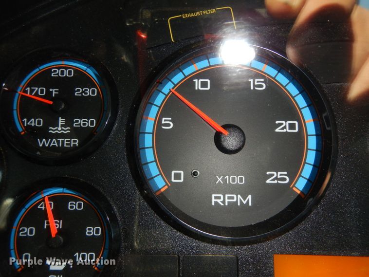 image for item DM2884 2011 International WorkStar 7600  tank truck