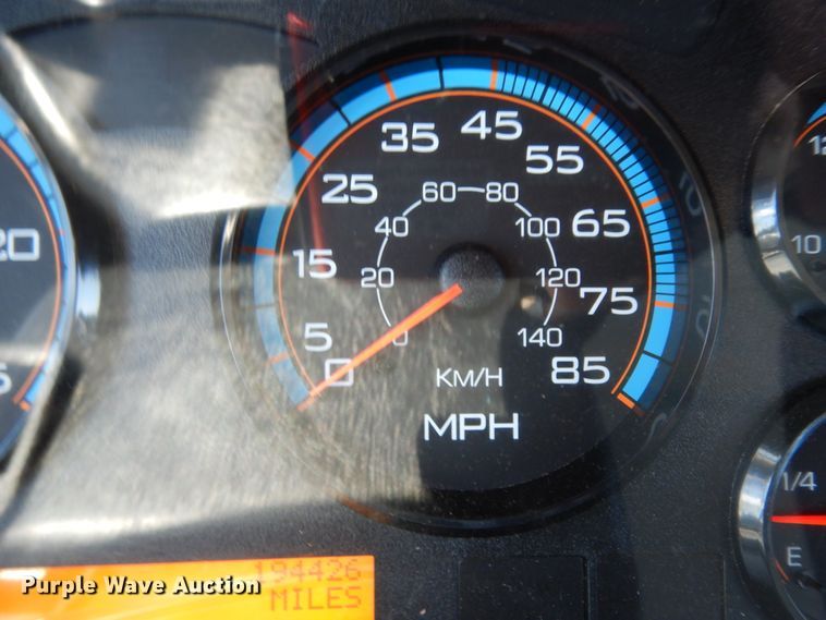 image for item DM2884 2011 International WorkStar 7600  tank truck