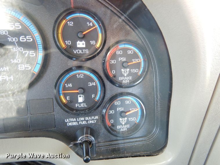 image for item DM2884 2011 International WorkStar 7600  tank truck