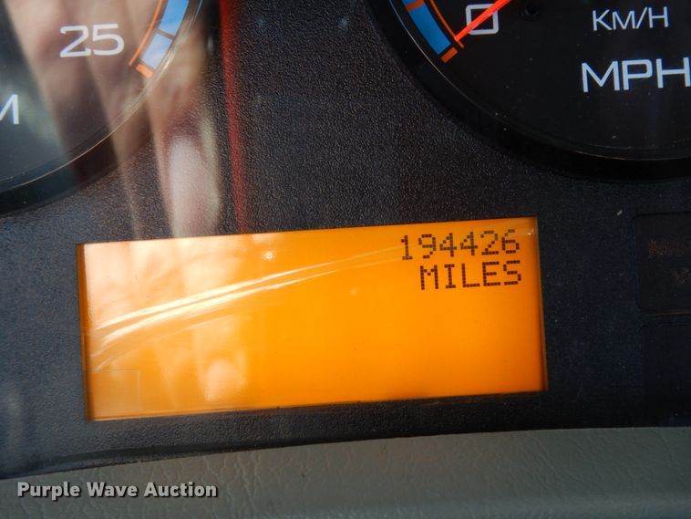 image for item DM2884 2011 International WorkStar 7600  tank truck