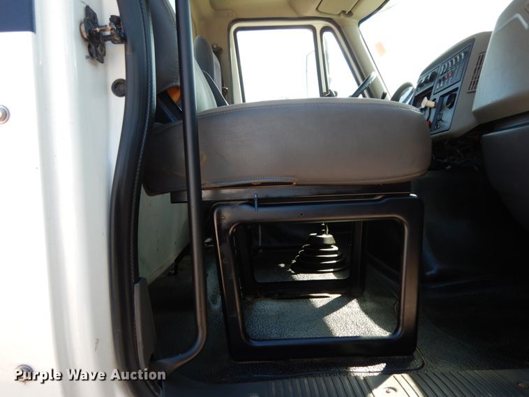 image for item DM2884 2011 International WorkStar 7600  tank truck