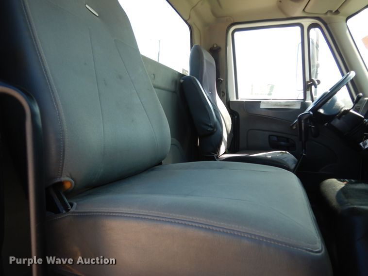 image for item DM2884 2011 International WorkStar 7600  tank truck