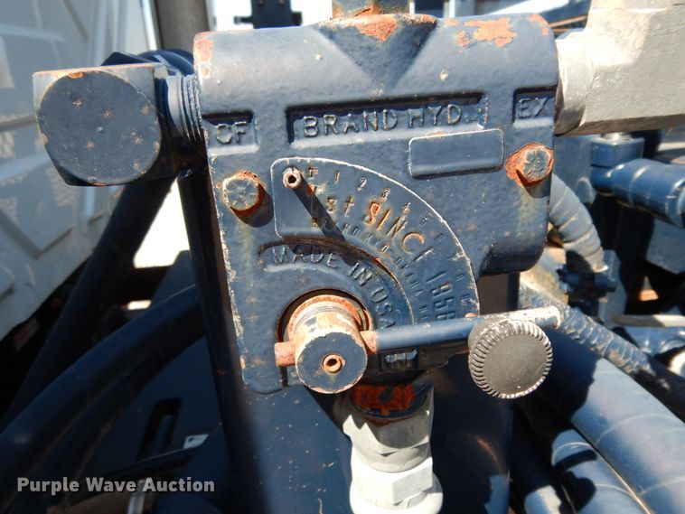 image for item DM2884 2011 International WorkStar 7600  tank truck