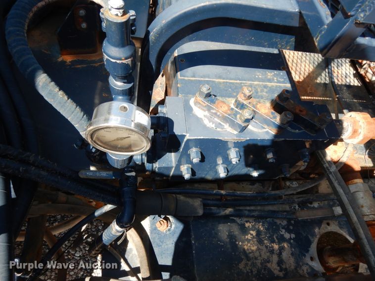 image for item DM2884 2011 International WorkStar 7600  tank truck