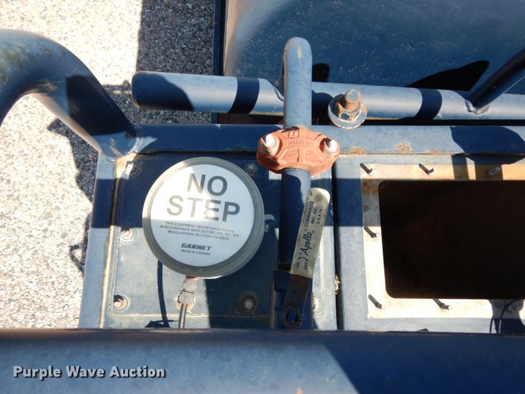 image for item DM2884 2011 International WorkStar 7600  tank truck