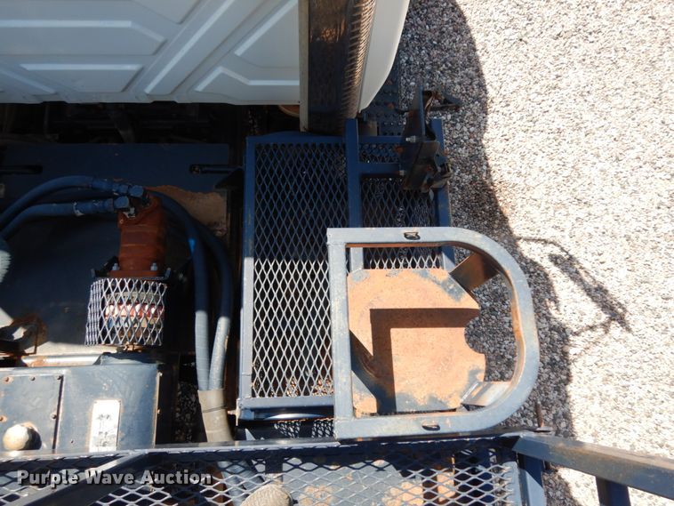 image for item DM2884 2011 International WorkStar 7600  tank truck