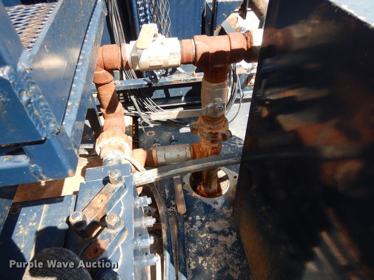 image for item DM2884 2011 International WorkStar 7600  tank truck