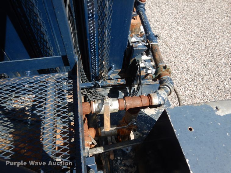 image for item DM2884 2011 International WorkStar 7600  tank truck