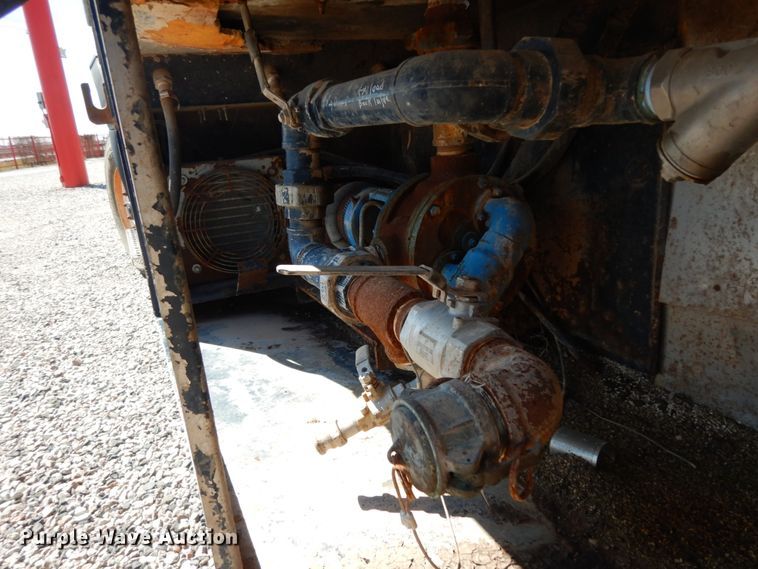 image for item DM2884 2011 International WorkStar 7600  tank truck