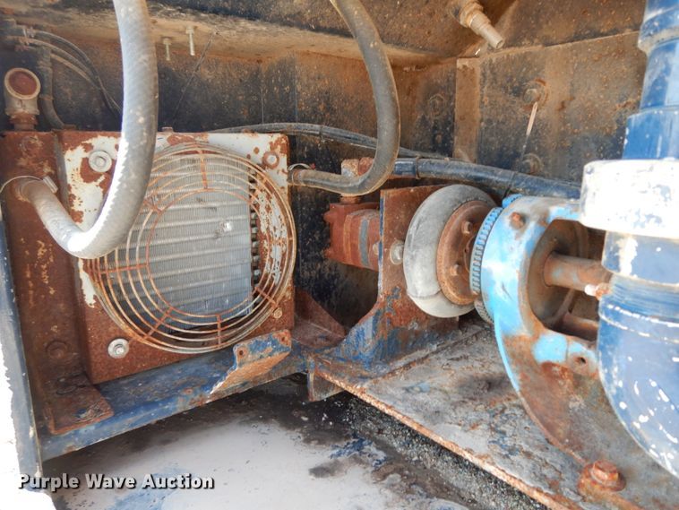 image for item DM2884 2011 International WorkStar 7600  tank truck