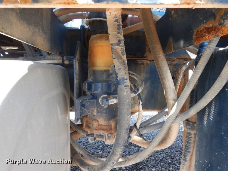 image for item DM2884 2011 International WorkStar 7600  tank truck