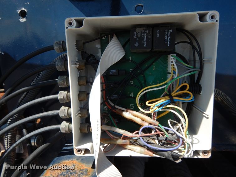 image for item DM2884 2011 International WorkStar 7600  tank truck