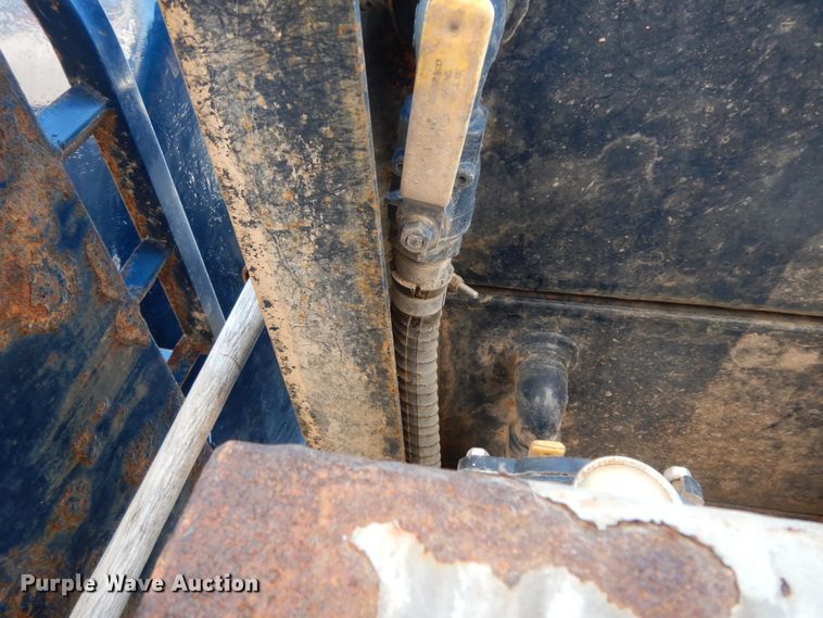 image for item DM2884 2011 International WorkStar 7600  tank truck