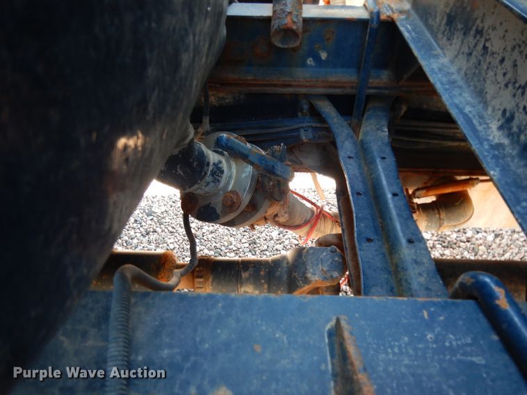 image for item DM2884 2011 International WorkStar 7600  tank truck