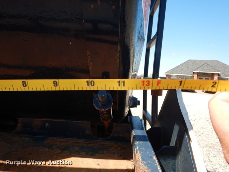 image for item DM2884 2011 International WorkStar 7600  tank truck