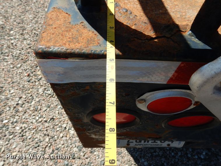 image for item DM2884 2011 International WorkStar 7600  tank truck