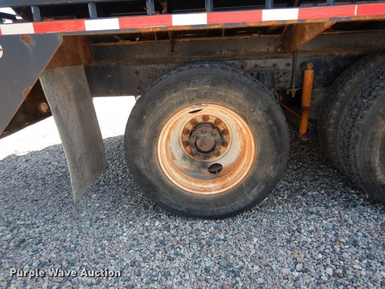 image for item DM2884 2011 International WorkStar 7600  tank truck