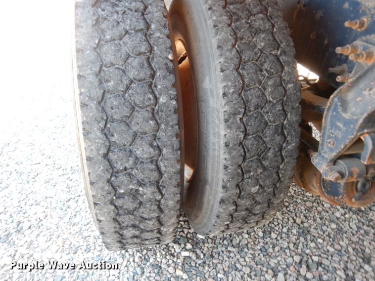 image for item DM2884 2011 International WorkStar 7600  tank truck