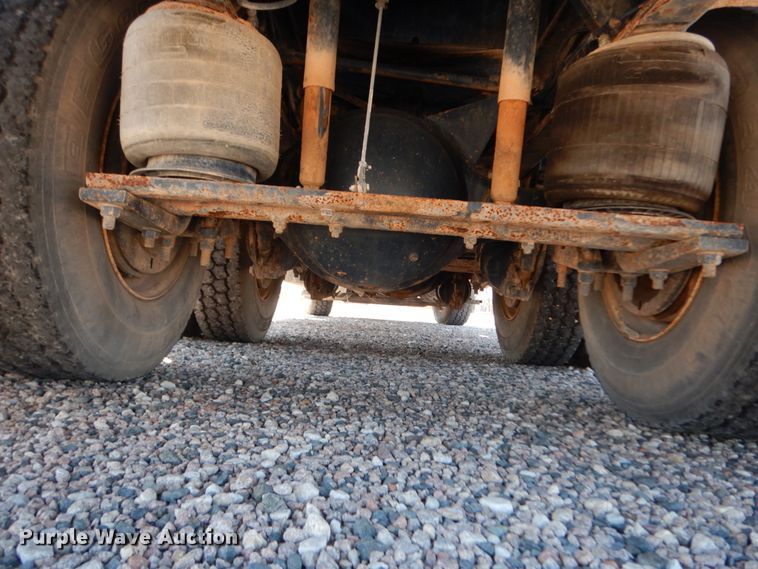 image for item DM2884 2011 International WorkStar 7600  tank truck