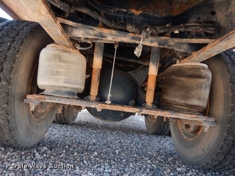 image for item DM2884 2011 International WorkStar 7600  tank truck