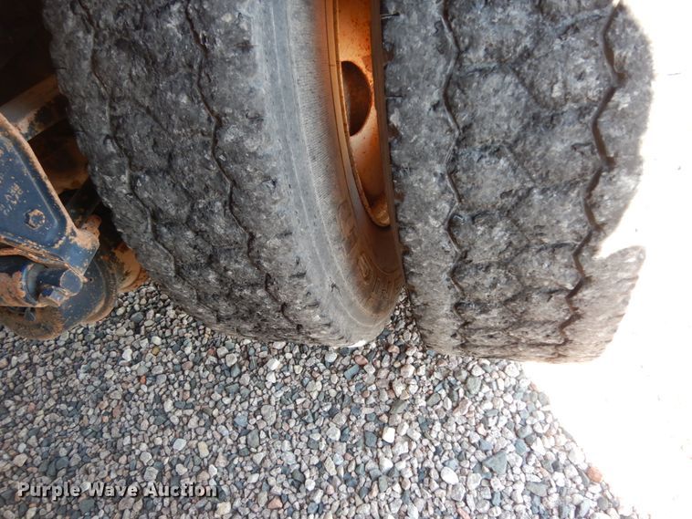 image for item DM2884 2011 International WorkStar 7600  tank truck