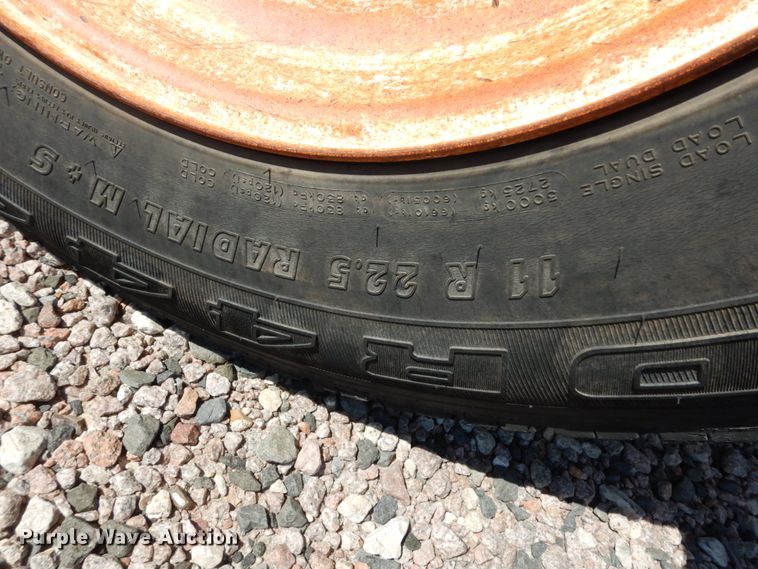 image for item DM2884 2011 International WorkStar 7600  tank truck