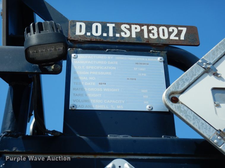 image for item DM2884 2011 International WorkStar 7600  tank truck