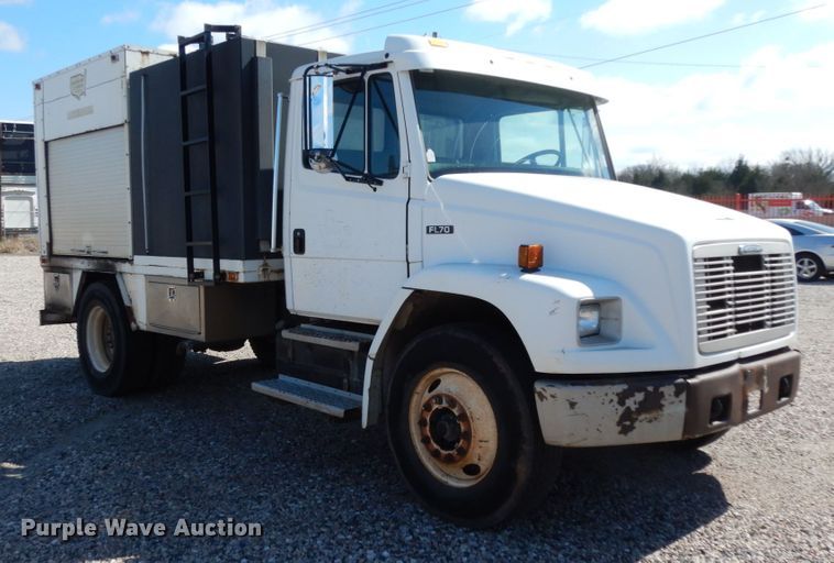 image for item DM2886 2004 Freightliner FL70  sewer jetter truck