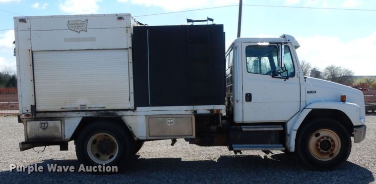 image for item DM2886 2004 Freightliner FL70  sewer jetter truck