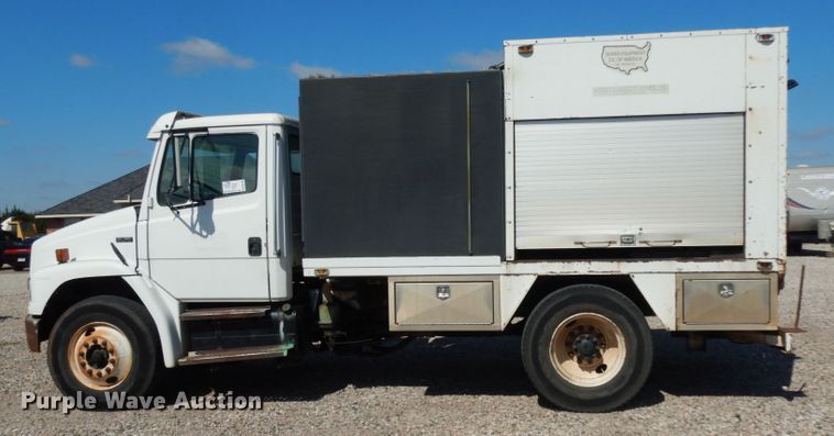 image for item DM2886 2004 Freightliner FL70  sewer jetter truck