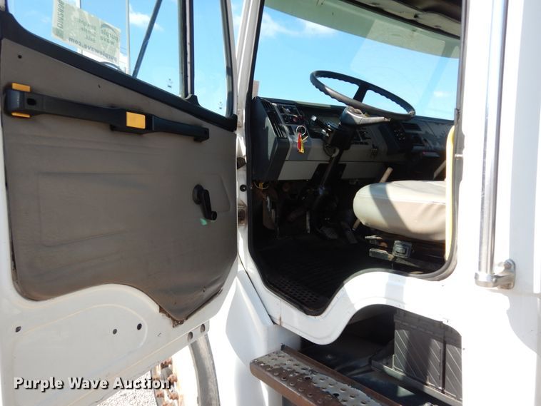 image for item DM2886 2004 Freightliner FL70  sewer jetter truck