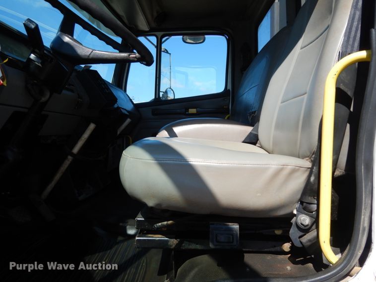 image for item DM2886 2004 Freightliner FL70  sewer jetter truck