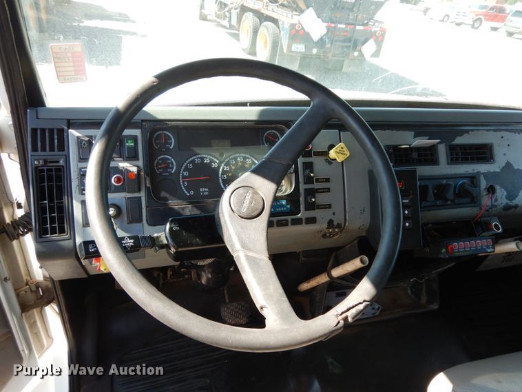 image for item DM2886 2004 Freightliner FL70  sewer jetter truck