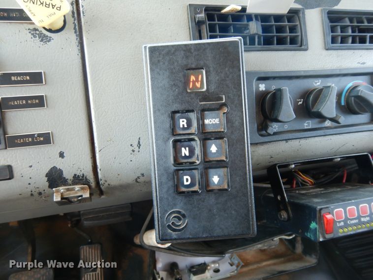 image for item DM2886 2004 Freightliner FL70  sewer jetter truck