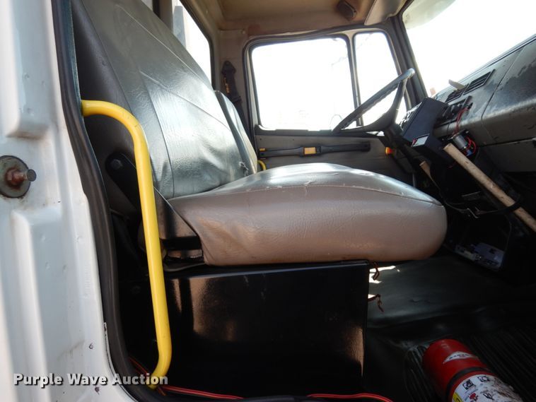 image for item DM2886 2004 Freightliner FL70  sewer jetter truck