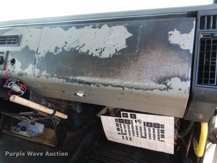 image for item DM2886 2004 Freightliner FL70  sewer jetter truck