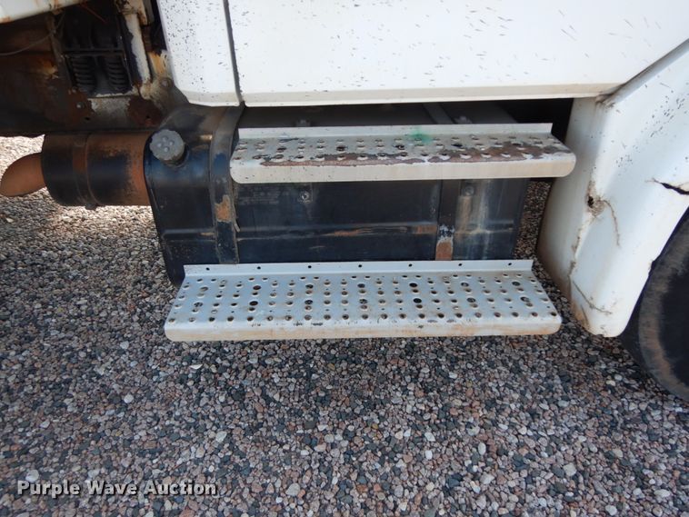 image for item DM2886 2004 Freightliner FL70  sewer jetter truck