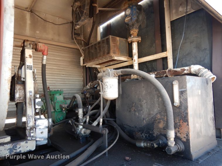 image for item DM2886 2004 Freightliner FL70  sewer jetter truck