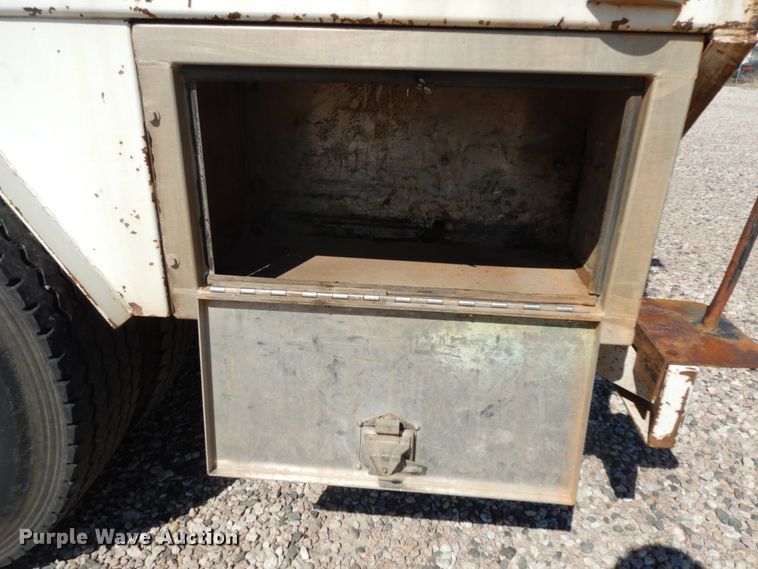 image for item DM2886 2004 Freightliner FL70  sewer jetter truck