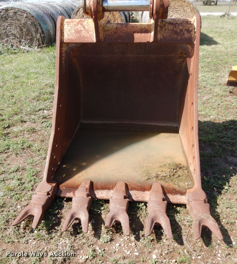image for item DM2894 Caterpillar 50"W excavator bucket