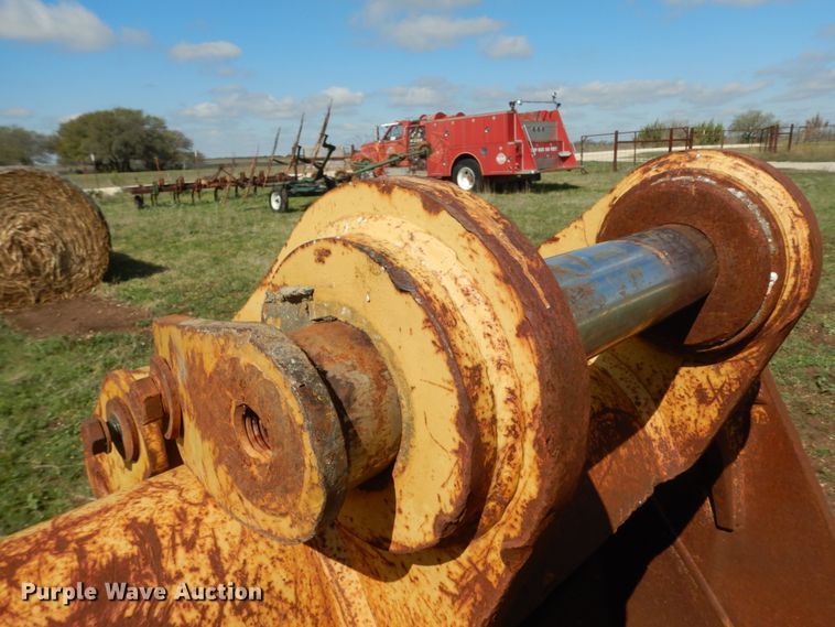 image for item DM2894 Caterpillar 50"W excavator bucket