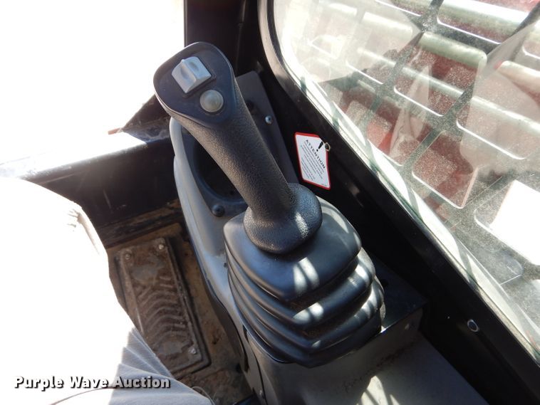 image for item DM4261 2014 Takeuchi TS70R  skid steer loader