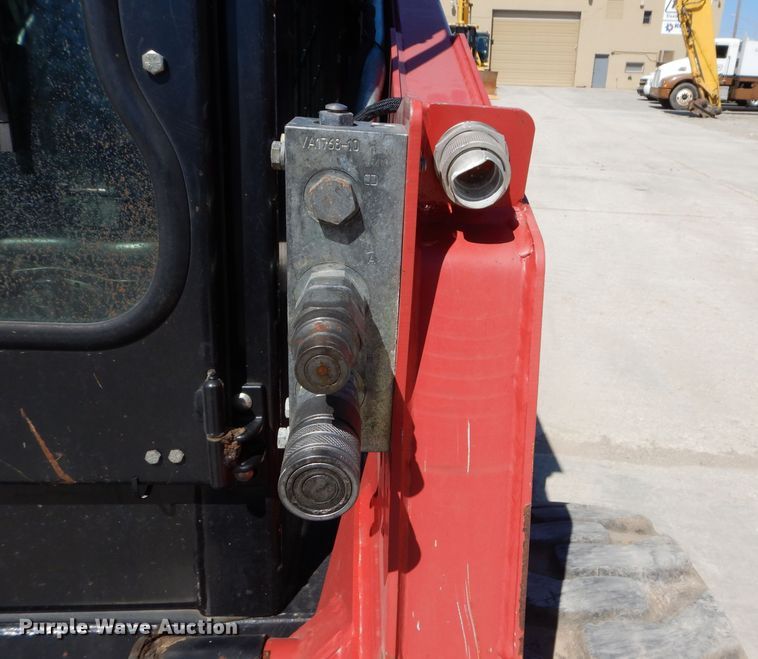 image for item DM4261 2014 Takeuchi TS70R  skid steer loader