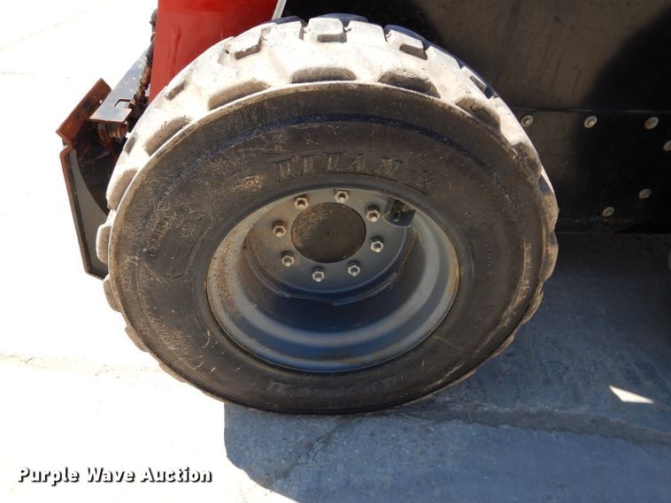 image for item DM4261 2014 Takeuchi TS70R  skid steer loader