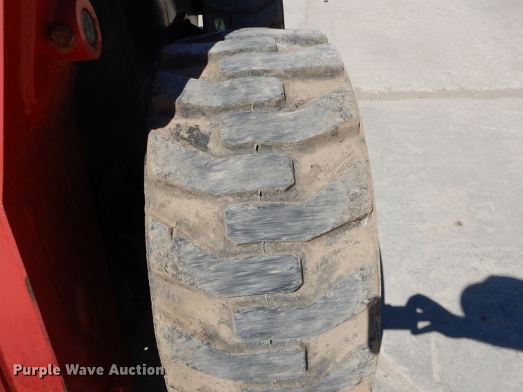 image for item DM4261 2014 Takeuchi TS70R  skid steer loader