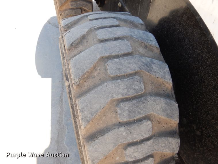 image for item DM4261 2014 Takeuchi TS70R  skid steer loader